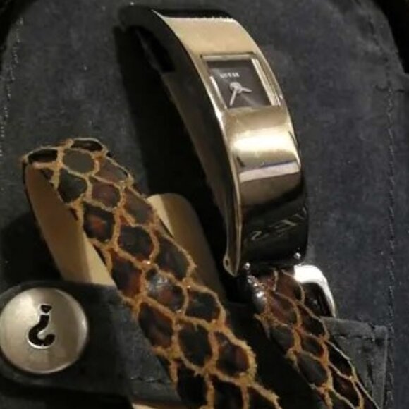 Guess Ladies Vintage Small Watch Stainless Steel, Genuine Leather Strap - Picture 6 of 7